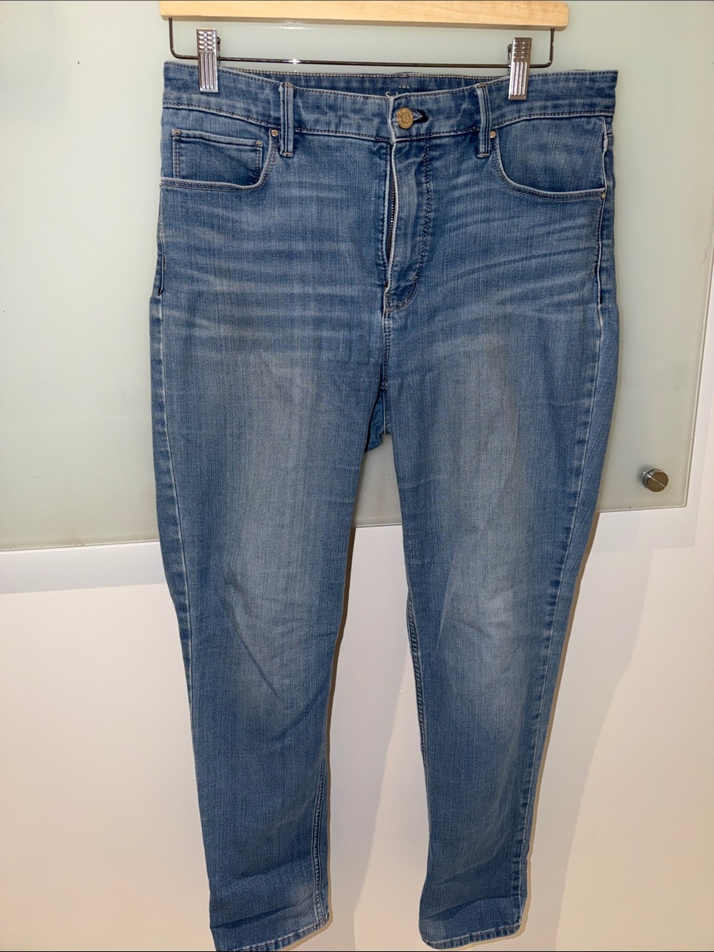 White House Black Market Women's Skinny Jeans in Light Blue Wash
